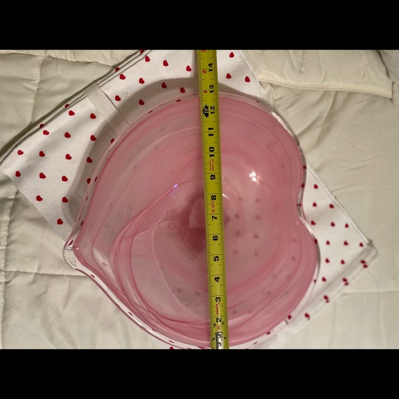 💗Beautiful Pink Swirl glass Heart plate for candy or cakes. 💗 - Picture 4 of 6